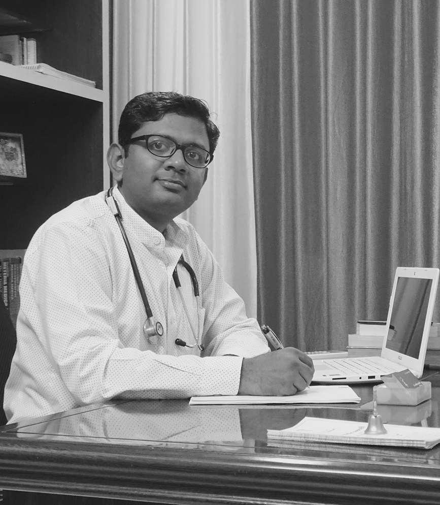 Dr. Navnit Vachhani